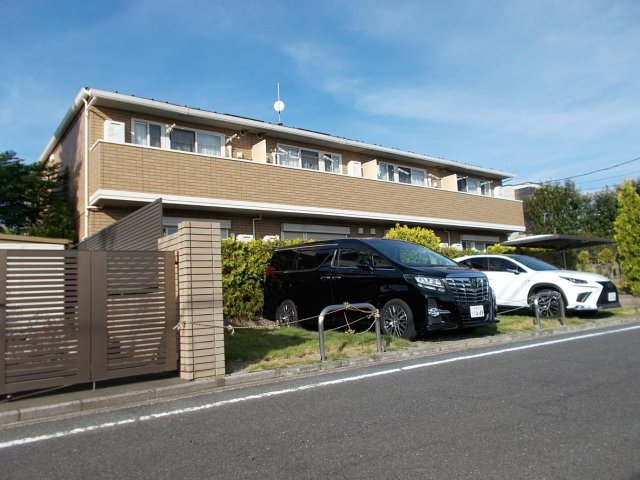 エスポワール105号室 芝生駐車場です。