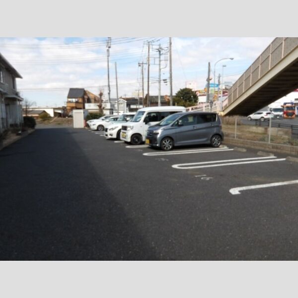 カサグランデK205号室 駐車場