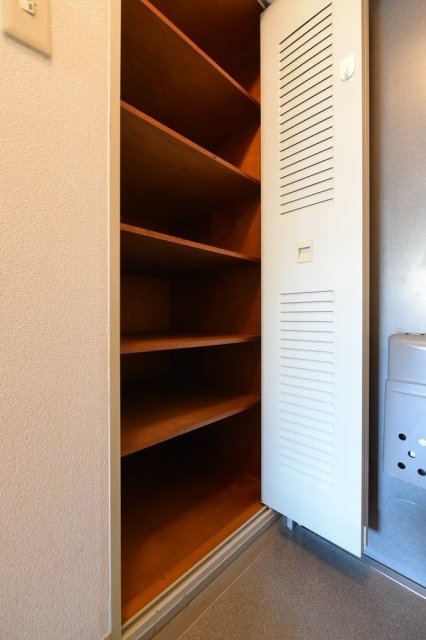 日神パレス生麦1階 靴入