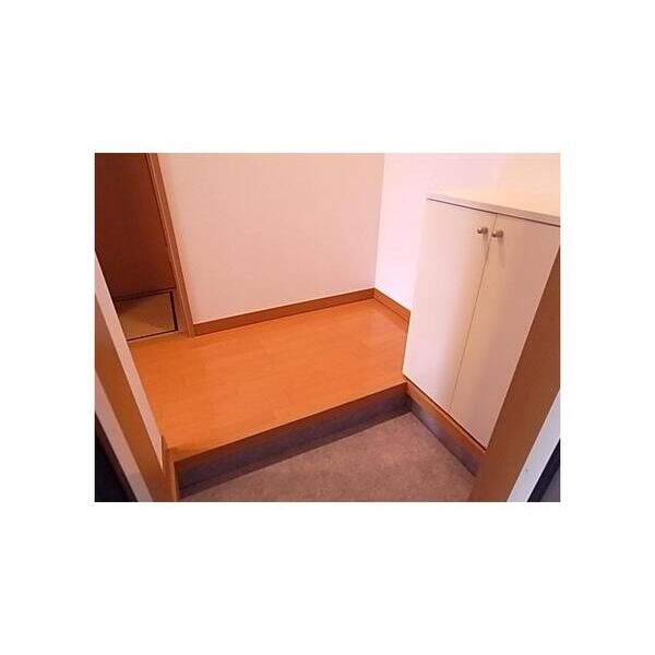 フォトン尾山台105号室 玄関