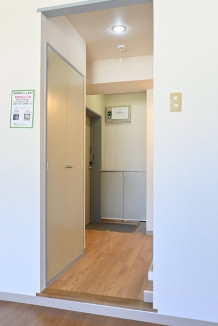 パークハイム駒形 玄関