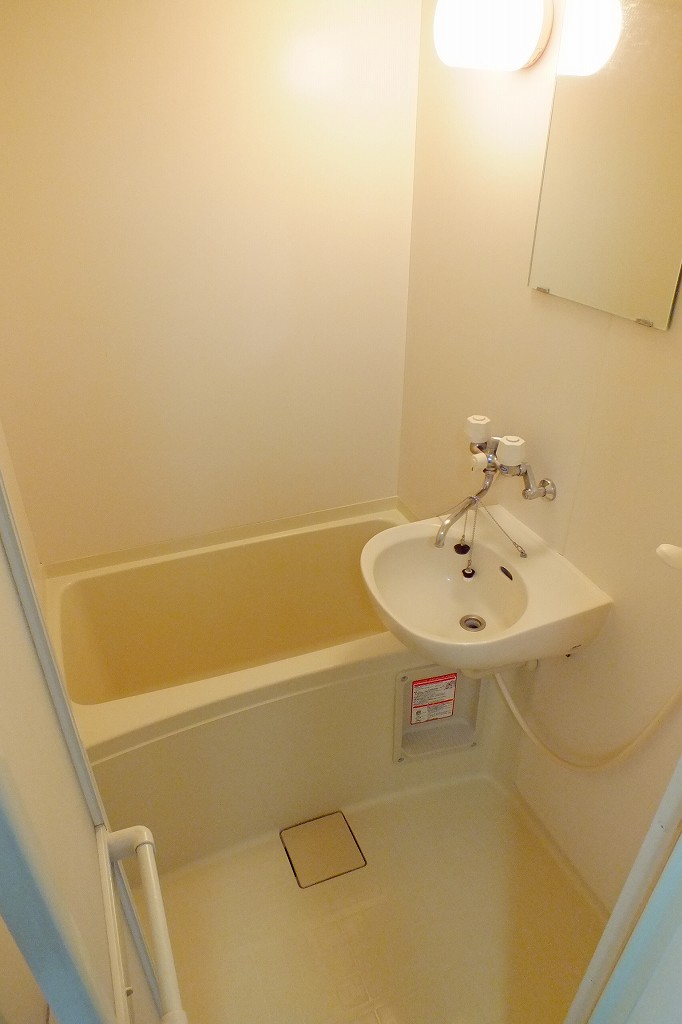 レオパレスプレステージ207号室 専用ごみ置き場