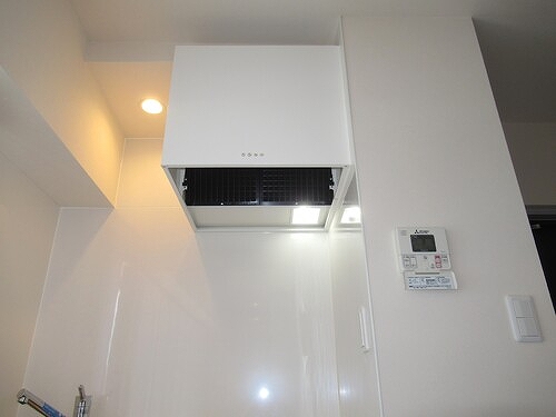 ライオンズマンション鎌倉由比ガ浜4階 レンジフード　※2025年09月の写真