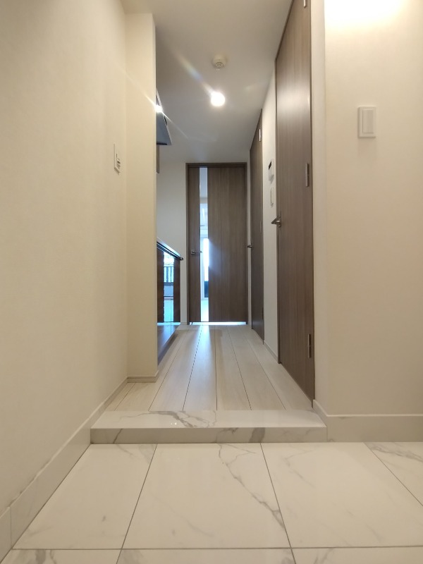 クレイシアIDZ横浜桜木町11階 玄関