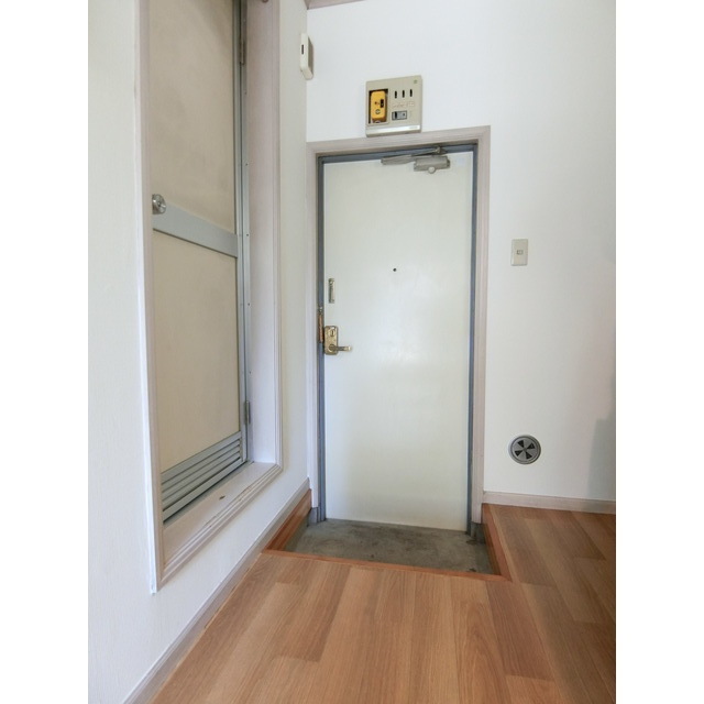 ハイツシオン 玄関