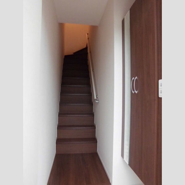 ハピネスⅢ203号室 玄関