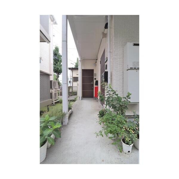 フラットエイトB エントランス