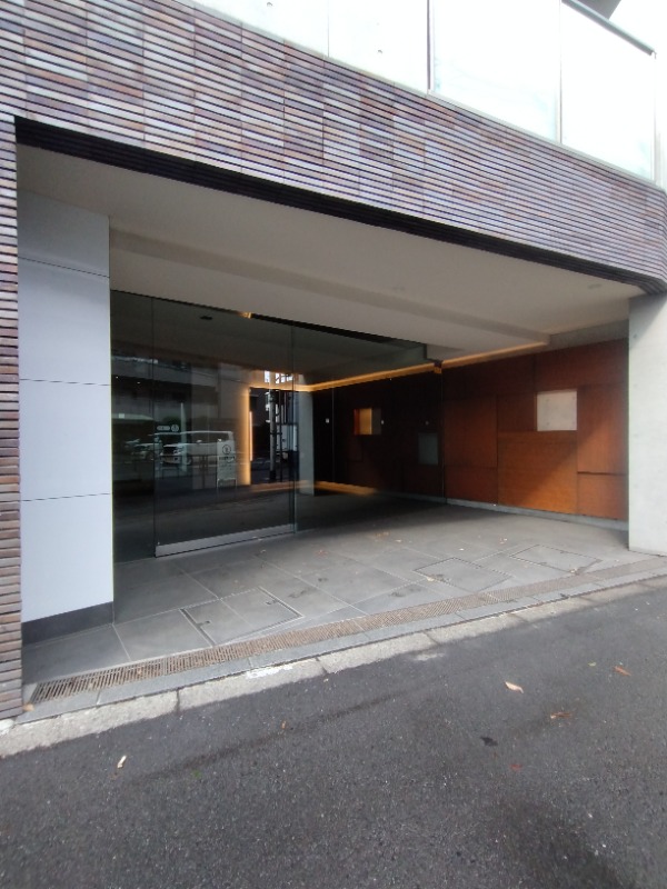 ヴァースクレイシア芦花公園ウエスト エントランス