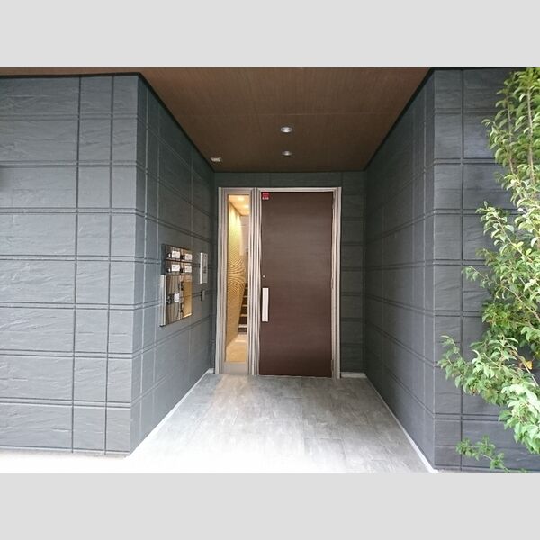 Bell Wood203号室 エントランス