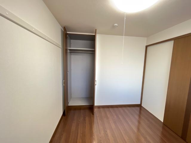 プレイス 洋室収納