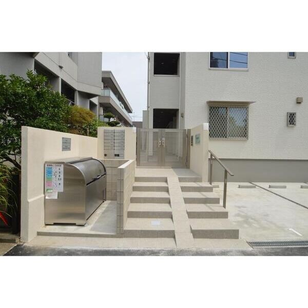 グランデール203号室 エントランス