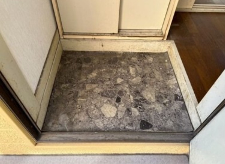 メゾンド海神 玄関