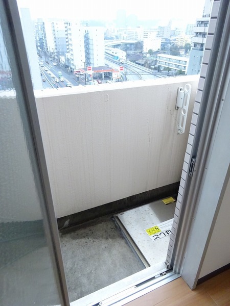 スカイコート西横浜第６1001号室 バルコニー