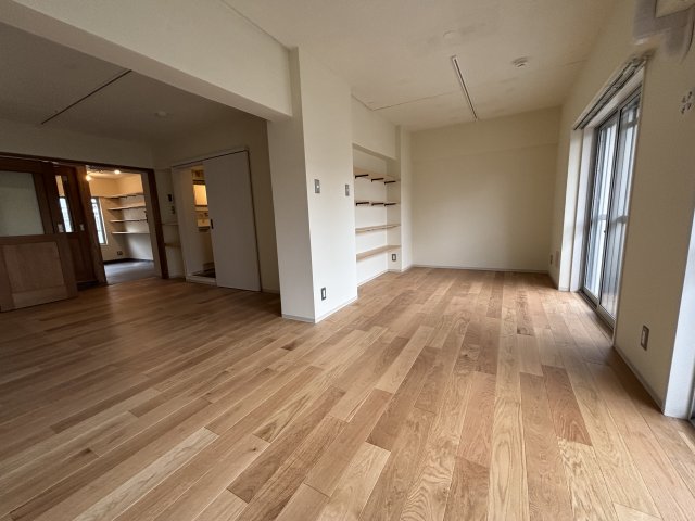 アールリエット武蔵境クラフト304号室 リビング