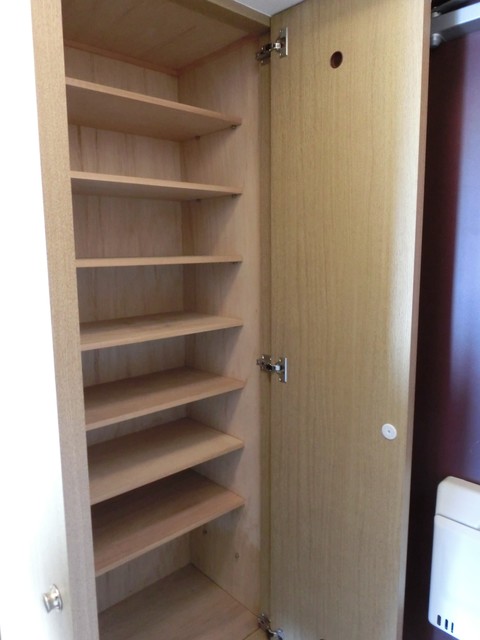 パルティール二俣川0303号室 シューズ入れ　※別号室の参考写真です(現況優先・仕様違いの場合あり)