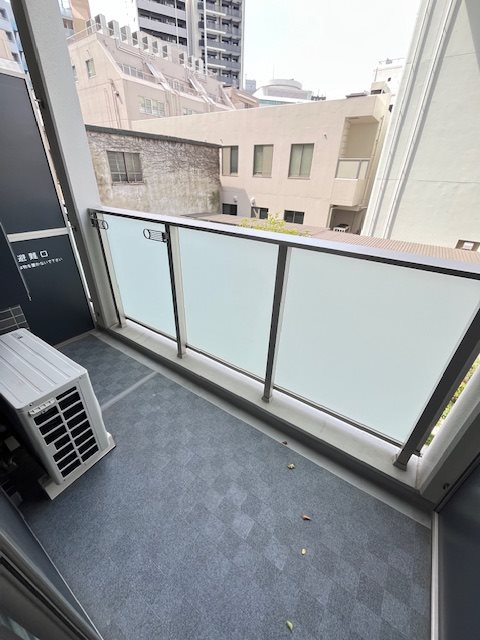 クロスレジデンス飯田橋2階 バルコニー