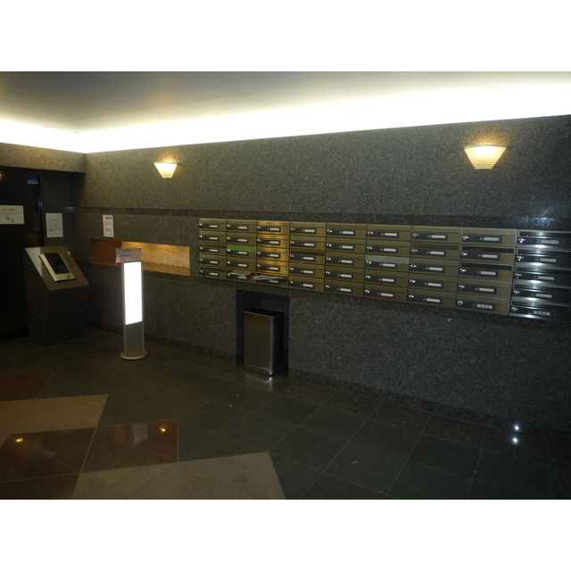 ルーブル上池台弐番館302号室 エントランス