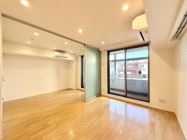 アパートメンツ三田4階 リビング