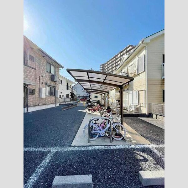 ヴィラ　弐番館 駐輪場