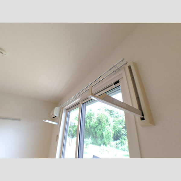 カトルセゾン　B205号室 室内物干し