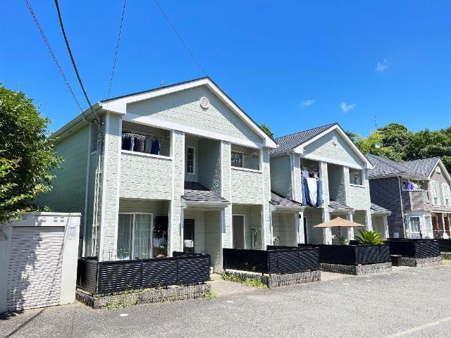 メゾンコリーヌ 外観写真（昼）