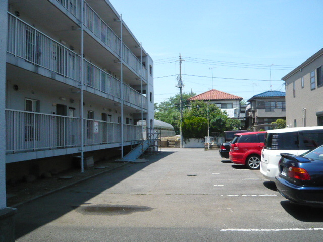 グリーンアーバン２ 駐車場