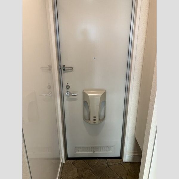 レジデンス湘南 玄関