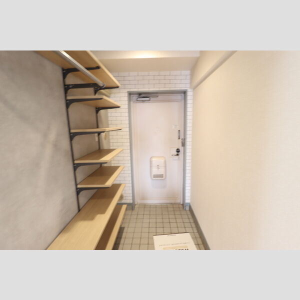 メゾンドゥ・ボヌール301号室 玄関