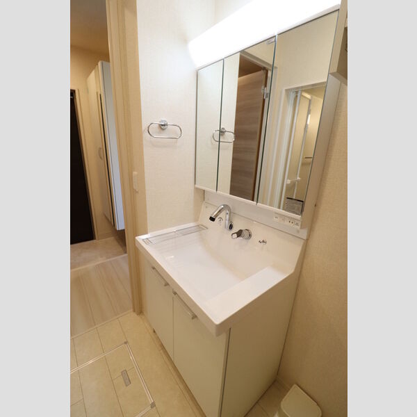 セレブレイト本城 洗髪洗面化粧台