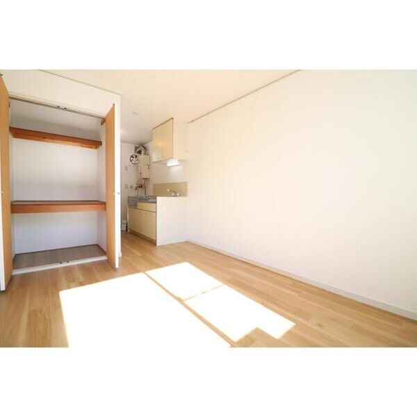 エステートピアカワベ リビング