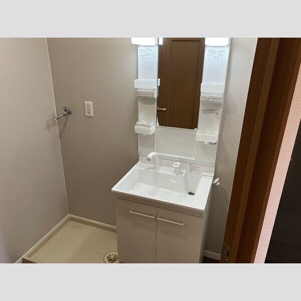 フォレストヒルズ　B 洗髪洗面化粧台