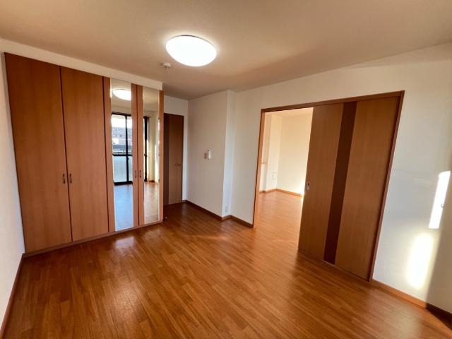 サン・キャッスル205号室 洋室６．８帖