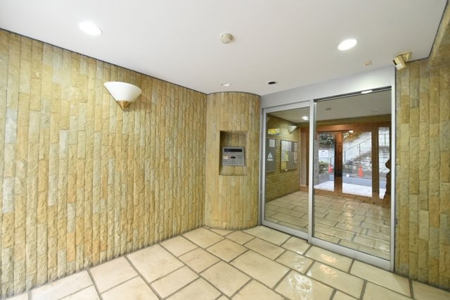 エスコート音羽 エントランス