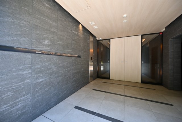 プラウド横浜反町公園 エントランス