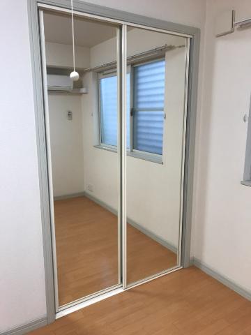 メイプルコート仲道102号室 洋室クローゼット