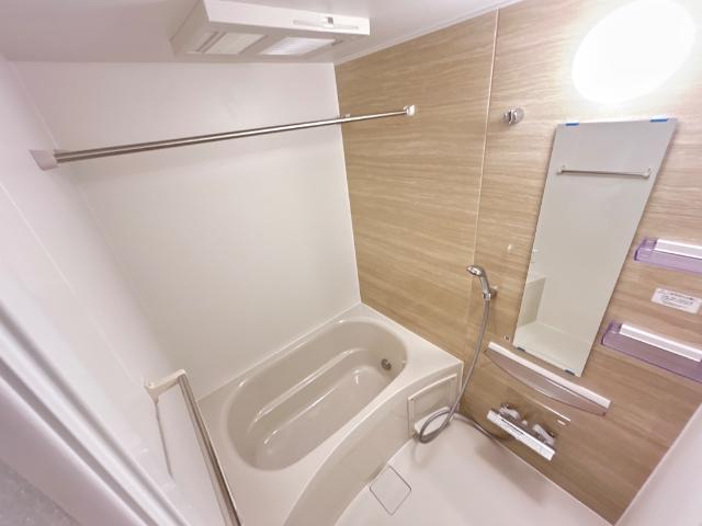 リノナル105号室 バス