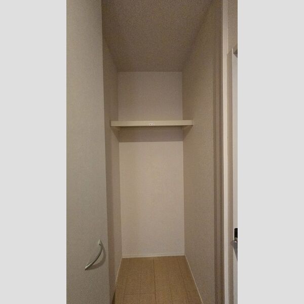 クレール湘南台Ⅲ　A 収納