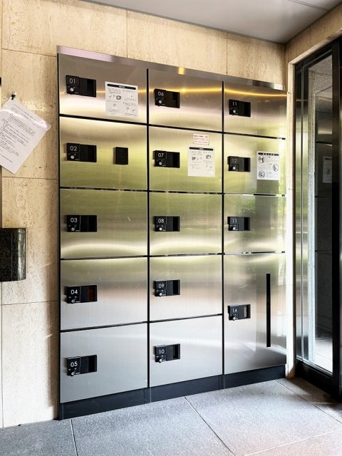 ロイヤルアメニティー池尻大橋10階 宅配BOX