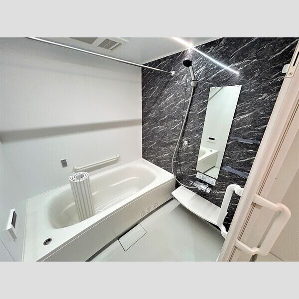 ラ・ベレッツァ　フェリオ 浴室