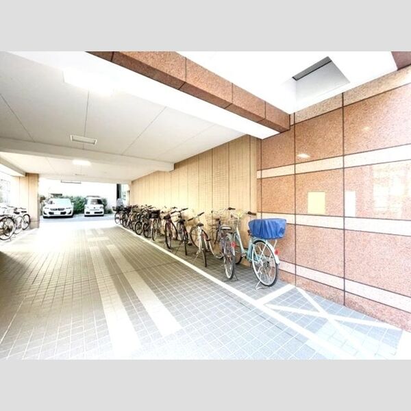 ハイネスモリタ 駐輪場