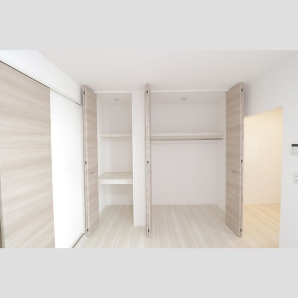 コリーヌヴェール日進306号室 クローゼット