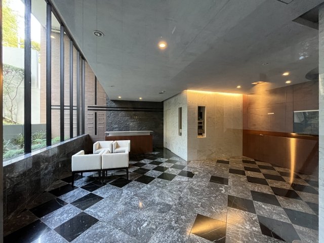 アトランティス三鷹 エントランス