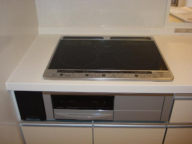 リバーサイド　グリーン キッチン