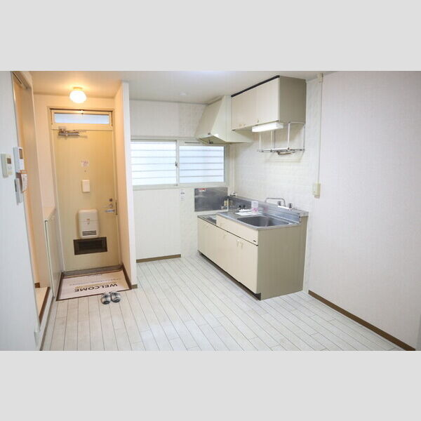 リバーサイド　B 玄関ポーチ