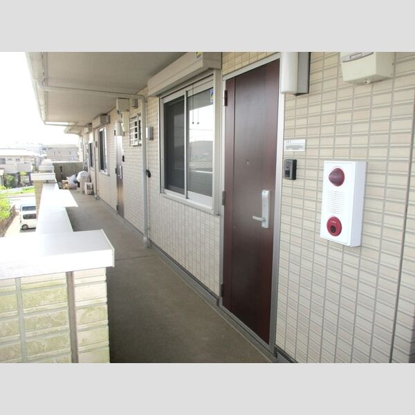 エコハウスⅡ 玄関