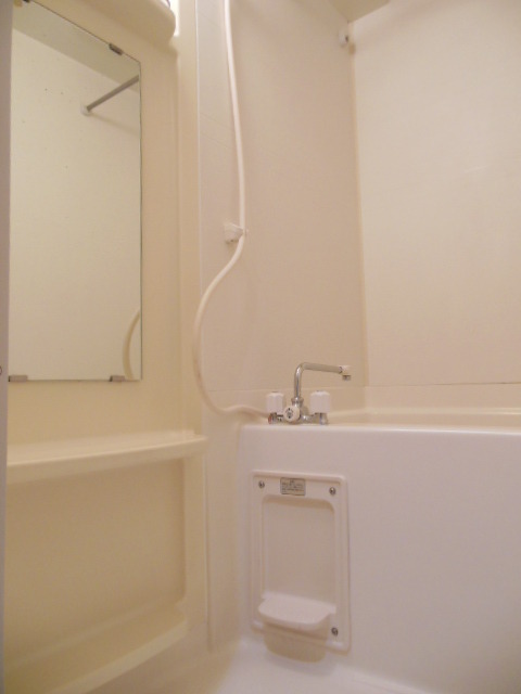 ガラ・シティ横浜西口 浴室乾燥機付きバスルーム