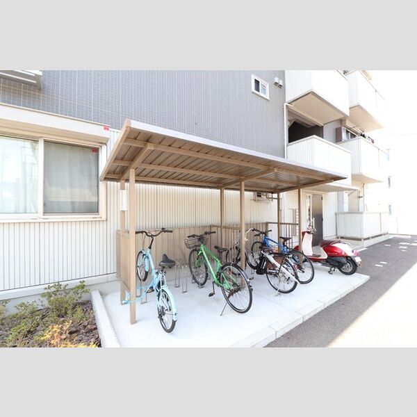 ソラーレ　弐番館 駐輪場