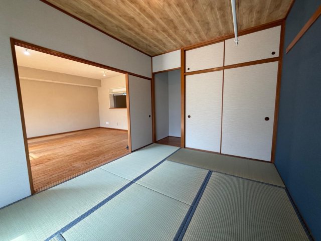 森の里セントラルビューハイツ 和室（6畳）押入れ収納、室内物干し、内装リフォーム済み