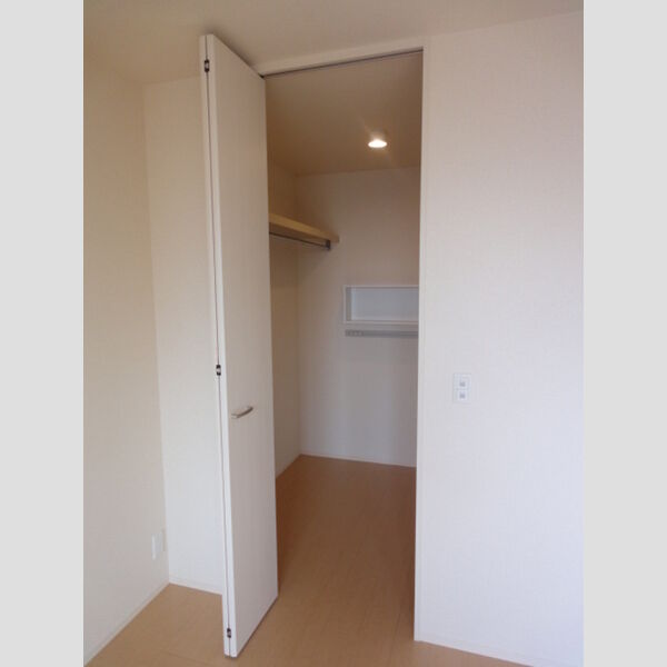 ノア・アン201号室 ウォークインクローゼット