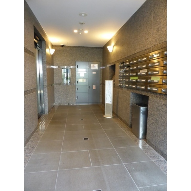 ルーブル中野新橋参番館401号室 エントランス